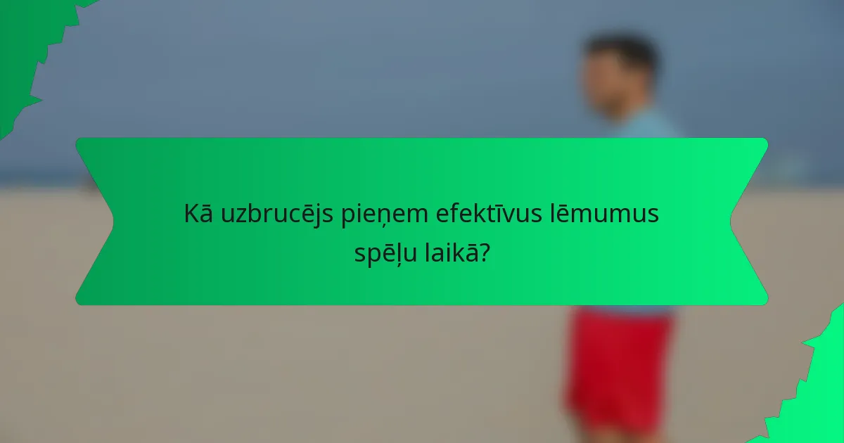 Kā uzbrucējs pieņem efektīvus lēmumus spēļu laikā?